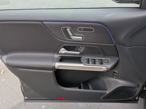 New 2026 Mercedes-Benz GLB 250 4MATIC image 14