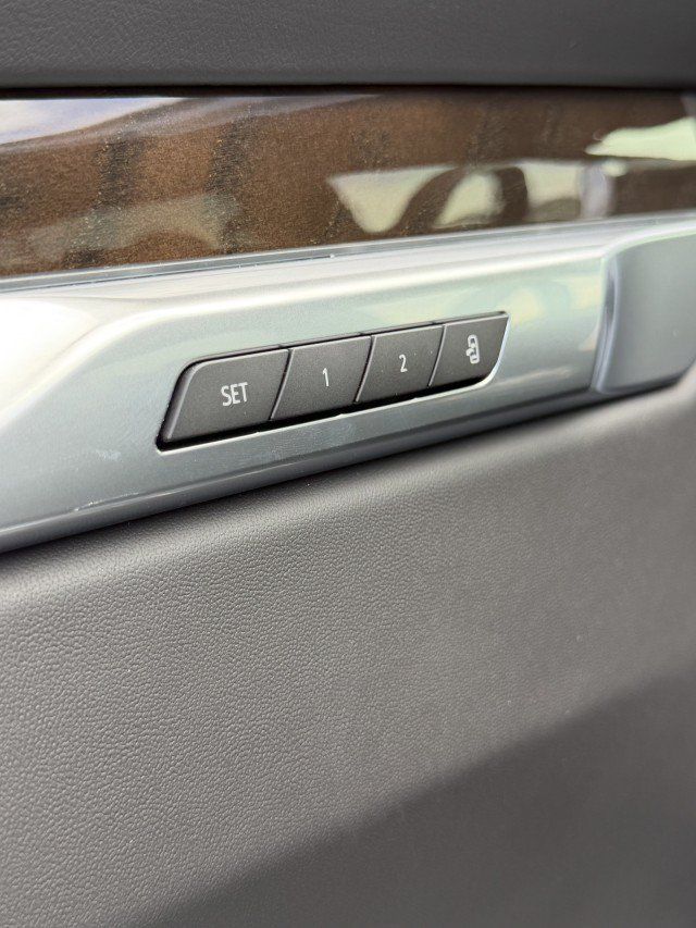 Used 2026 Cadillac Escalade Platinum Sport AWD/4WD image 22