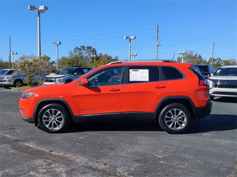 Used 2021 Jeep Cherokee Latitude Lux w/ Comfort/Convenience Group image 9