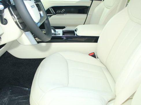 New 2026 Land Rover Range Rover Long Wheelbase SE image 5