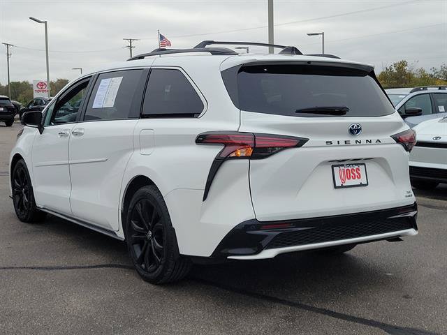 Certified 2024 Toyota Sienna XSE w/ XSE Plus Package FWD image 1