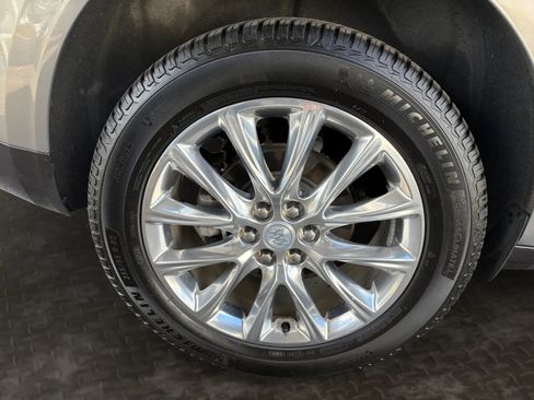 Used 2019 Buick Enclave Essence AWD/4WD image 43
