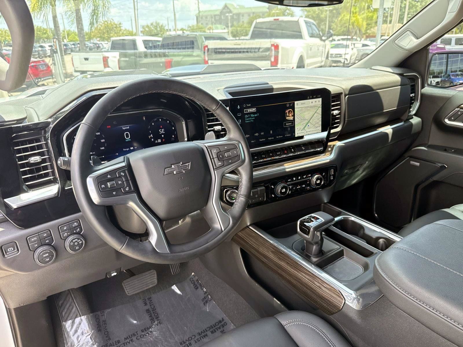Used 2026 Chevrolet Silverado 1500 LT Trail Boss w/ LT Trail Boss Premium Package AWD/4WD image 16