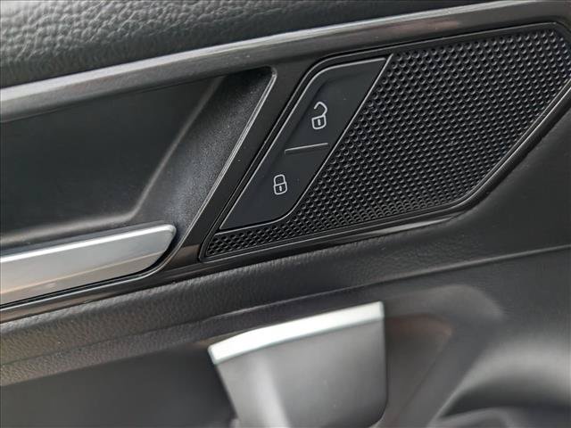 Used 2024 Volkswagen Tiguan SE R-Line AWD/4WD image 30