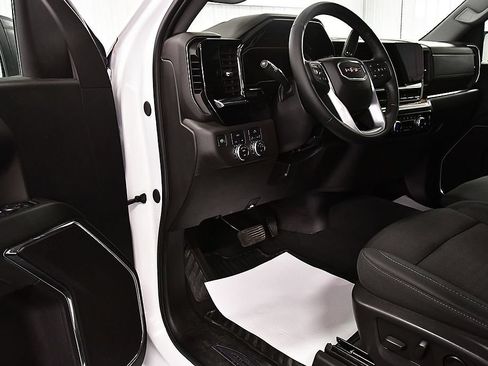 Used 2024 GMC Sierra 1500 Elevation AWD/4WD image 15