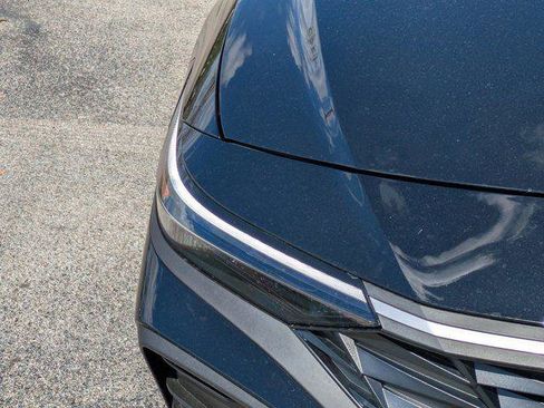 New 2026 Hyundai Elantra SE image 7