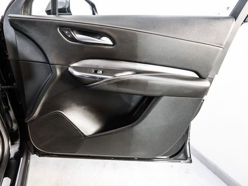 Used 2025 Cadillac XT4 Premium Luxury image 43