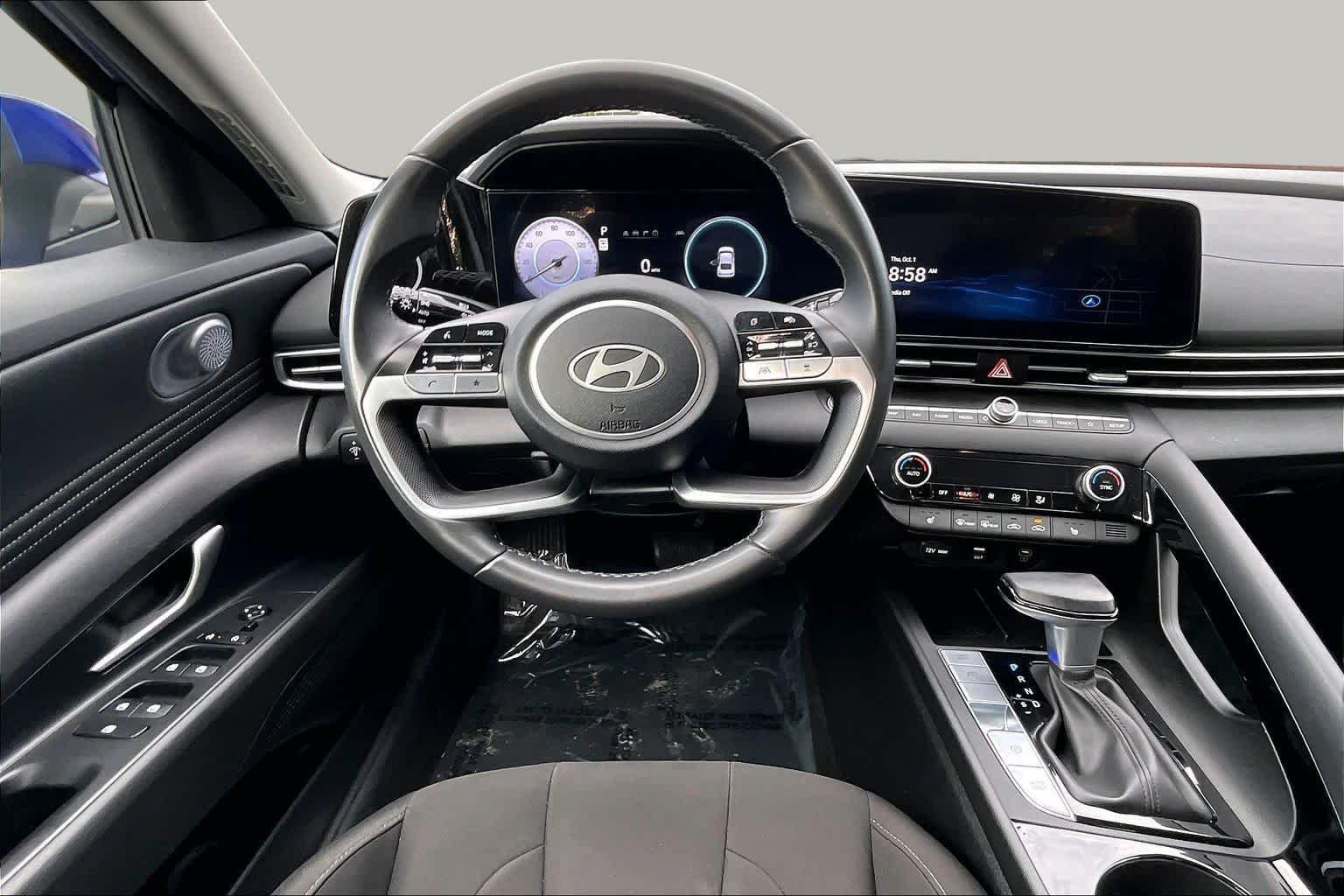 Used 2025 Hyundai Elantra SEL FWD image 6