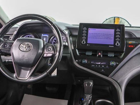 Used 2023 Toyota Camry SE image 17