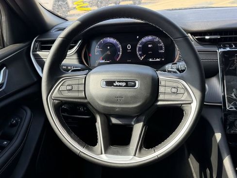 New 2025 Jeep Grand Cherokee L Altitude RWD image 21