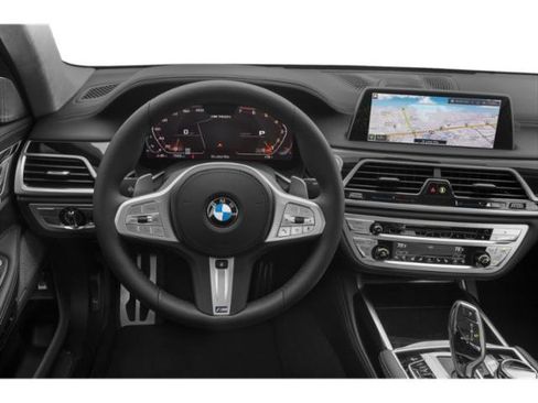 Used 2021 BMW M760i xDrive image 10