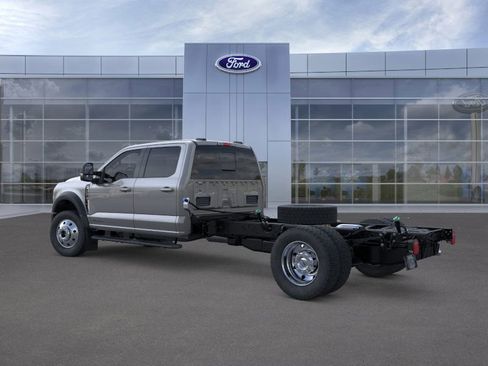New 2026 Ford F550 4x4 Crew Cab image 4