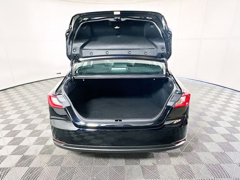 Used 2025 Toyota Camry LE w/ Convenience Package image 31