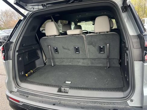 Used 2026 GMC Acadia Elevation w/ Black Edition image 11