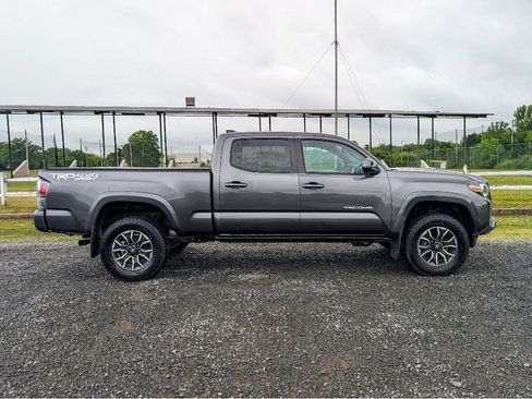 Used 2021 Toyota Tacoma TRD Sport AWD/4WD image 4