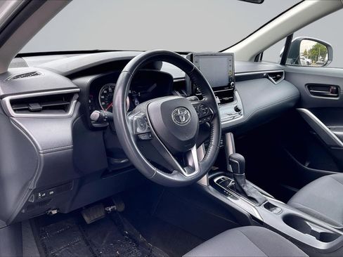 Used 2022 Toyota Corolla Cross LE w/ Moonroof Package image 14