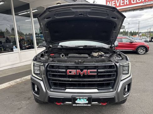 Used 2021 GMC Yukon AT4 w/ AT4 Premium Package AWD/4WD image 15