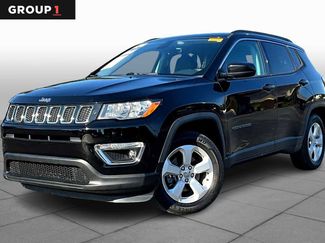 Used 2017 Jeep Compass Latitude w/ Popular Equipment Group image 1