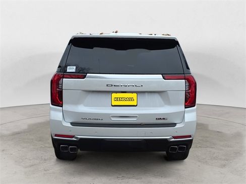 Used 2025 GMC Yukon XL Denali image 4
