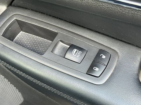 Used 2021 Jeep Grand Cherokee Limited w/ Premium Lighting Group AWD/4WD image 22