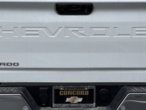 Used 2024 Chevrolet Silverado 2500 LTZ w/ LTZ Convenience Package image 48