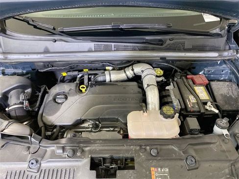 Used 2022 Chevrolet Trax LT w/ LT Convenience Package image 16