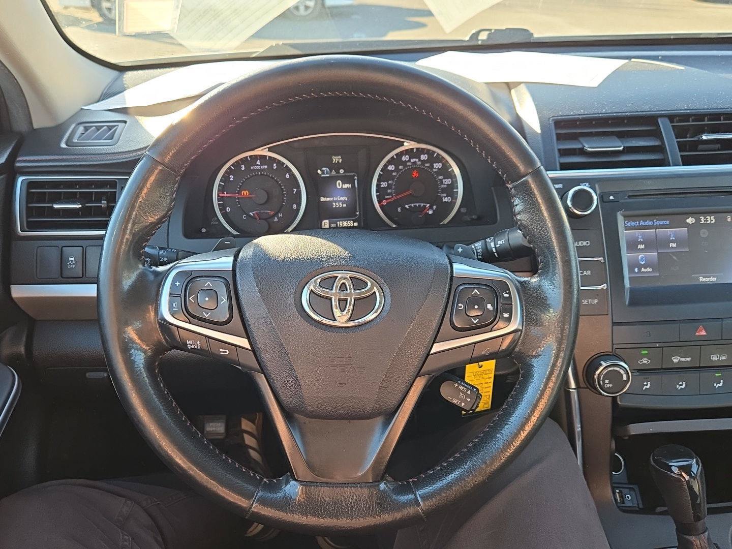 Used 2015 Toyota Camry SE FWD image 17