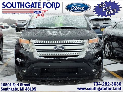 Used 2014 Ford Explorer XLT w/ Equipment Group 202A image 21