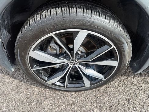 Certified 2023 Volkswagen Tiguan SEL R-Line AWD/4WD image 12