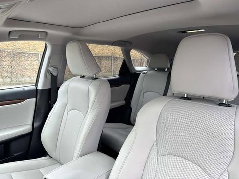 Certified 2022 Lexus RX 350L Premium w/ Premium Package image 32