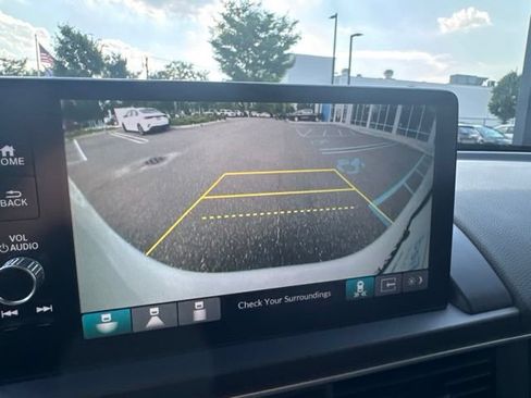 Used 2024 Honda Pilot Touring image 18