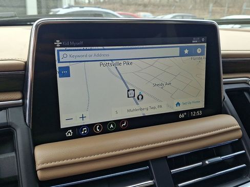 Used 2021 Chevrolet Tahoe Premier w/ Premium Package image 21