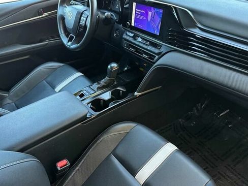 Used 2025 Toyota Camry SE FWD image 15