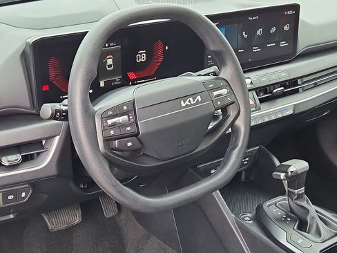 Used 2025 Kia K4 FWD image 10