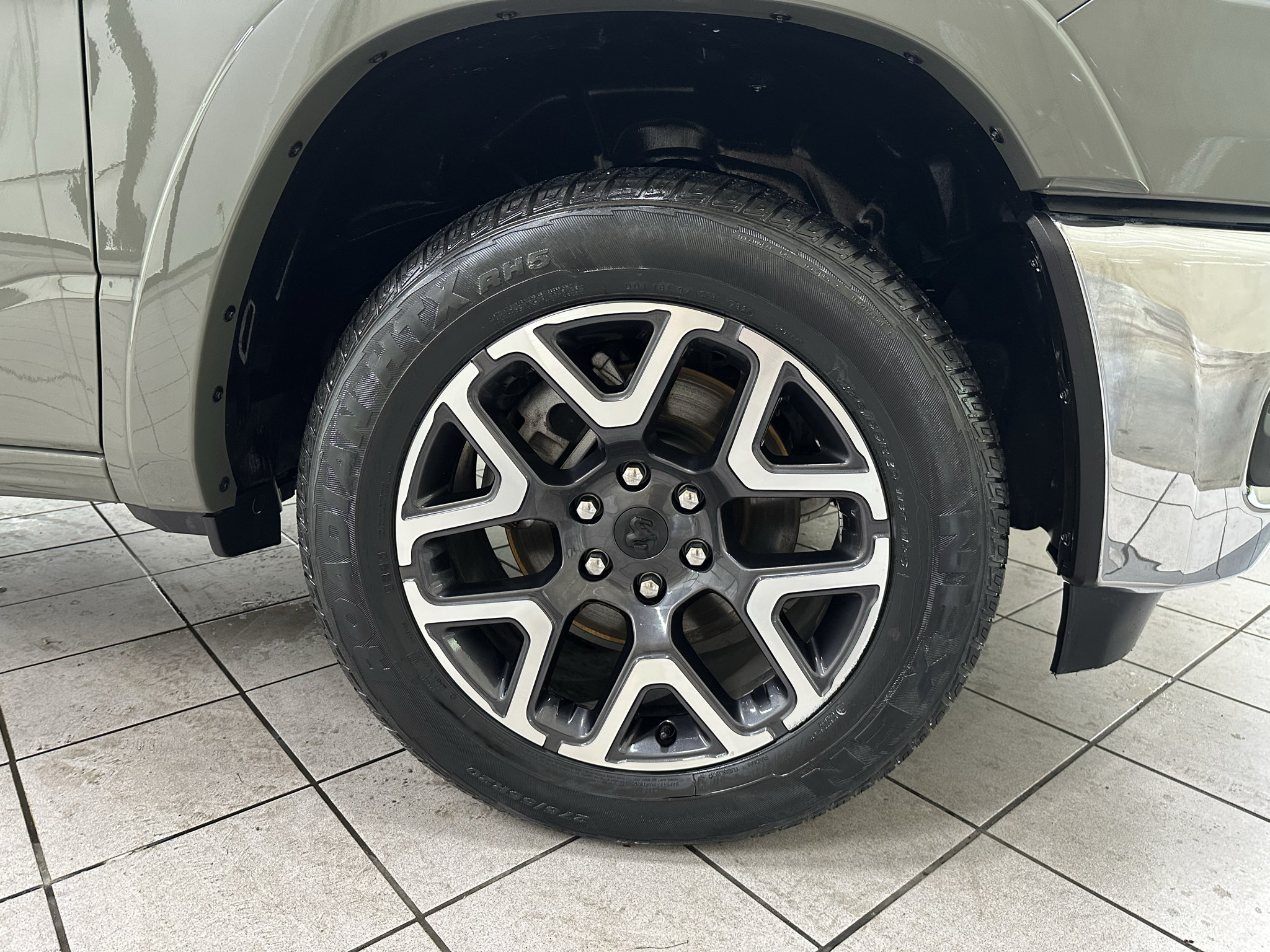 Used 2026 RAM 1500 Laramie AWD/4WD image 13