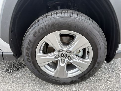 Certified 2023 Toyota RAV4 XLE w/ Convenience Package FWD image 23