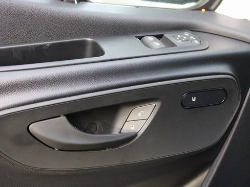 Used 2025 Mercedes-Benz Sprinter 2500 image 9