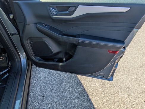 Used 2022 Ford Escape SE w/ Convenience Package image 32