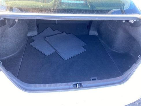 Used 2023 Toyota Camry SE image 19