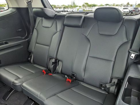 Certified 2025 Kia Telluride EX w/ EX Captain's Chair Package image 20