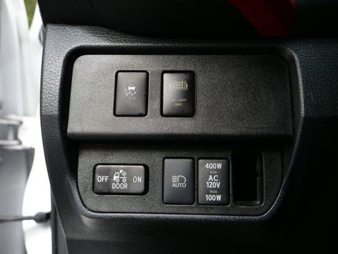 Used 2020 Toyota Tacoma TRD Sport image 22