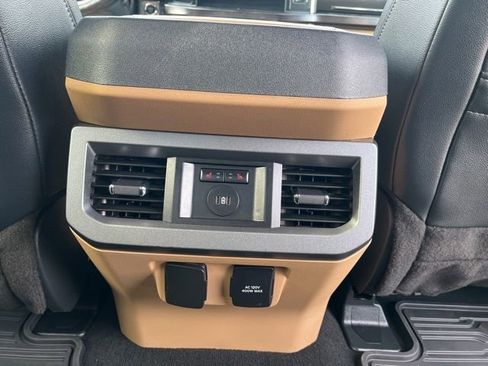 Used 2023 Ford F250 Lariat AWD/4WD image 25