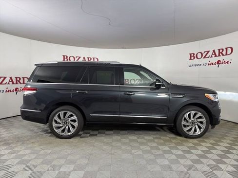 Used 2024 Lincoln Navigator Reserve image 9