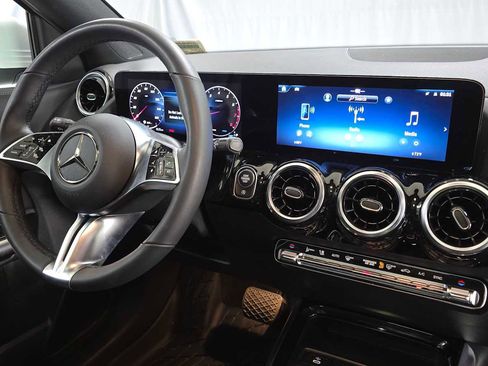 Certified 2026 Mercedes-Benz GLA 250 4MATIC image 11