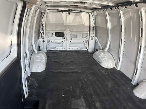 Used 2023 GMC Savana 2500 Extended w/ Driver Convenience Package image 19