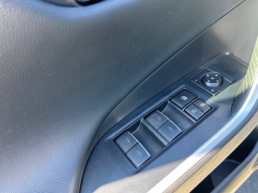 Used 2022 Toyota RAV4 XSE AWD/4WD image 11
