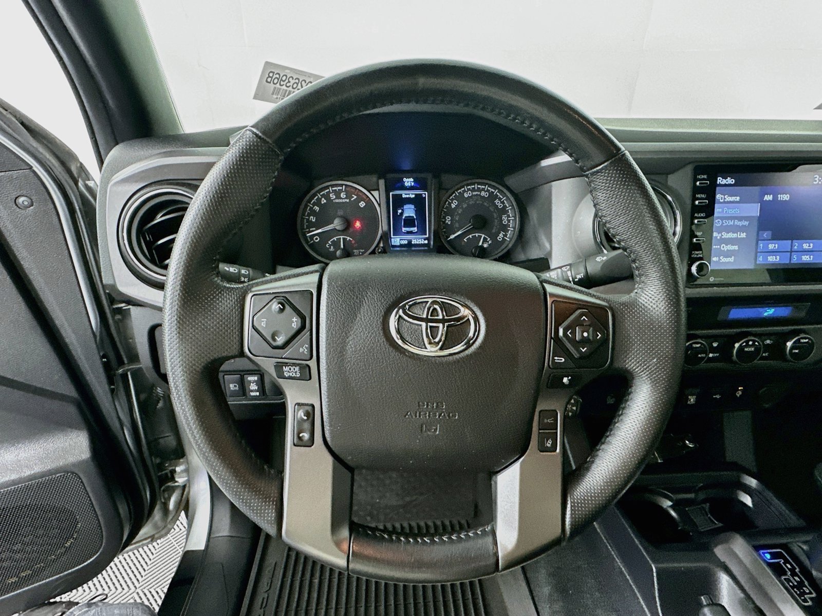 Used 2022 Toyota Tacoma TRD Off-Road w/ Technology Package AWD/4WD image 11