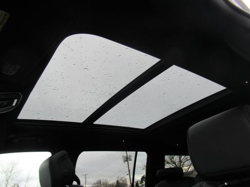 Used 2024 Jeep Wagoneer 4WD w/ Premium Group I image 26