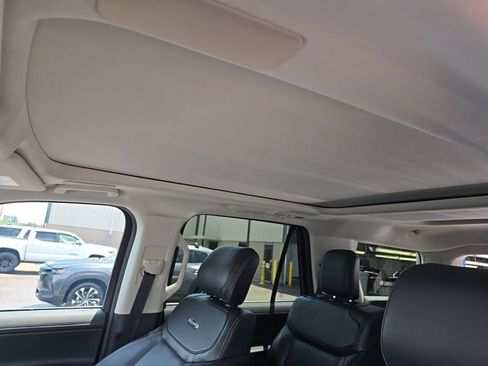 Used 2025 Ford Expedition Platinum w/ Driver's Package AWD/4WD image 11