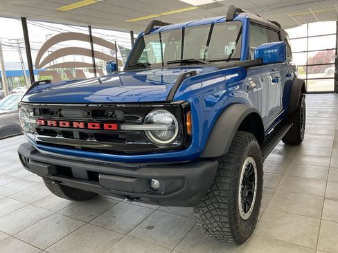 Used 2022 Ford Bronco Outer Banks w/ Sasquatch Package AWD/4WD image 3
